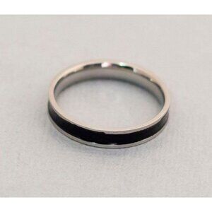 Size 9 1/2 little black vintage ring (C1)